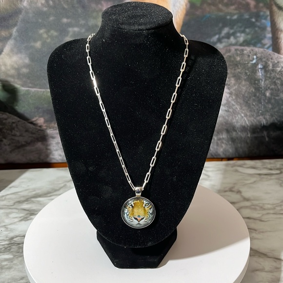 STERLING SILVER PAPER CLIP CHAIN WITH TIGER MEDALLION. 30” CHAIN. NEW - Picture 3 of 5